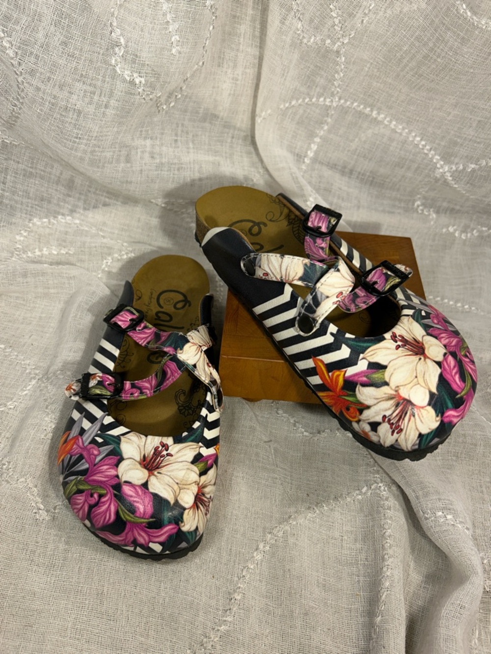 Calceo cork footbed floral flower print slide In mules